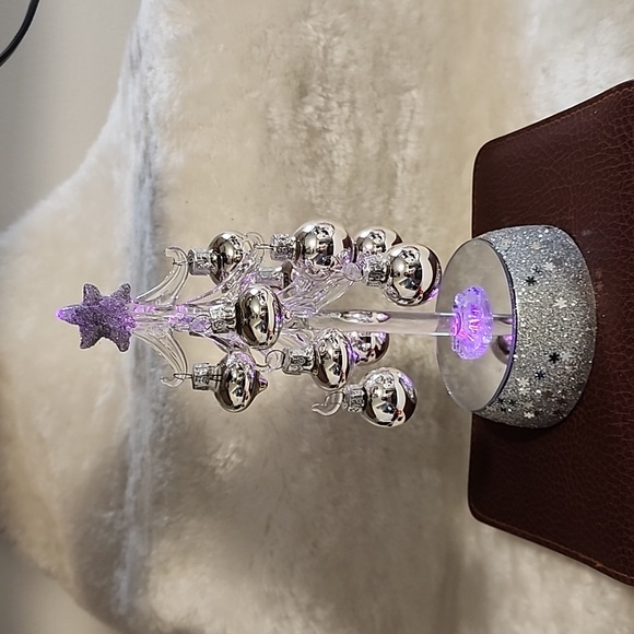 Glass Christmas Tree - Picture 7 of 16